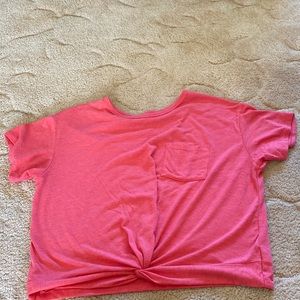 American Eagle women’s size medium pink T-shirt